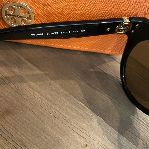 Tory Burch Sunglasses Dark Tortoise - Picture 3 of 8